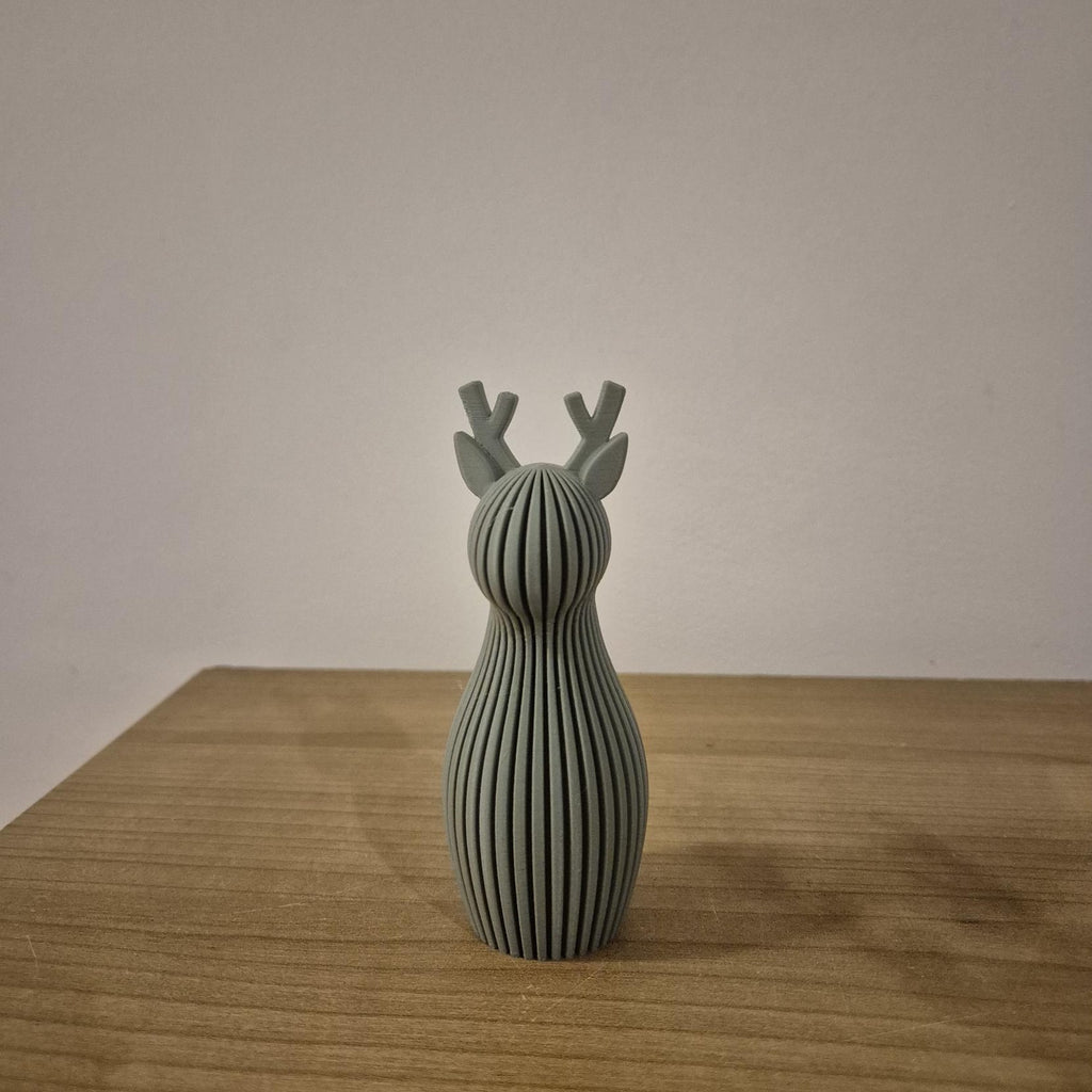 Kerst rendier in Sage Stone – klein, 11 cm, geribbeld
