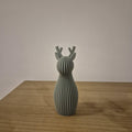 Kerst rendier in Sage Stone – klein, 11 cm, geribbeld